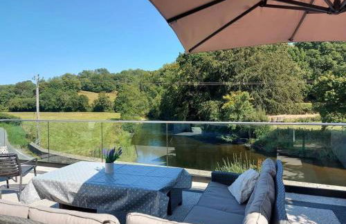 Riverside Retreat - Photo 9