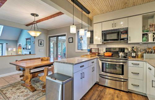 Peaceful Goshen Cottage with Screened Porch and Views! - Foto 8