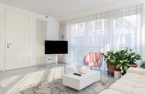 Artist House - Photo 10