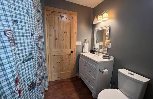 Nantahala Nook, cabin w/hot tub,game room, & wifi - Foto 50