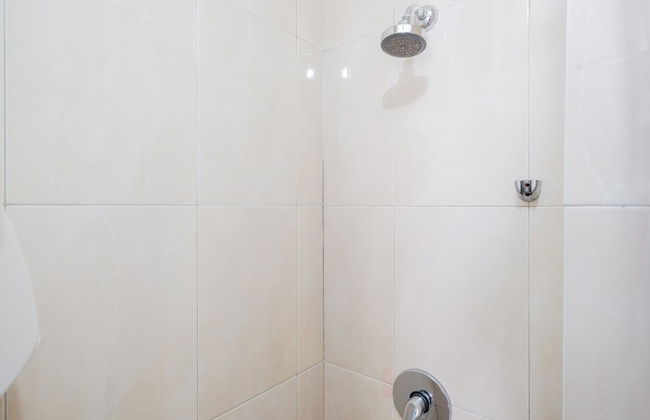 Cozy And Tidy Studio Apartment Mangga Dua Residence - Photo 8