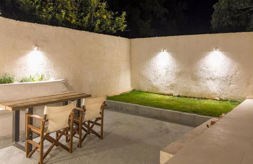 House of Hats II - Photo 19