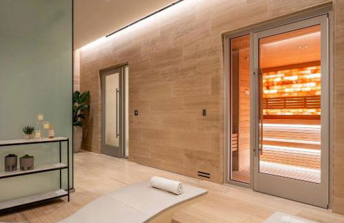 Pearl Coast - Modern 2BR with Rooftop Pool & Views - Foto 6