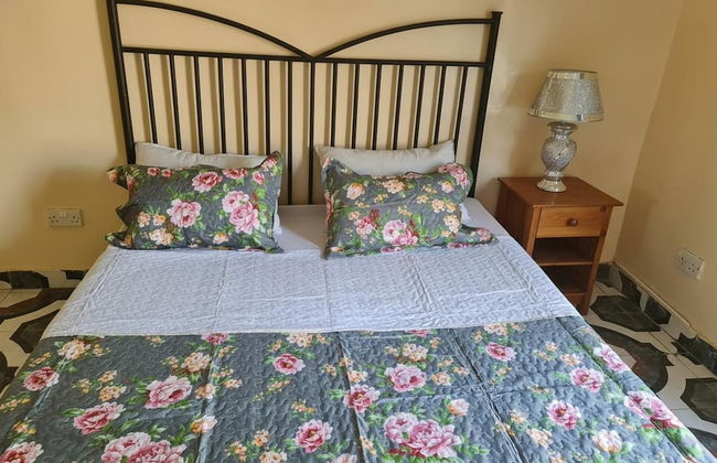 4 Bed House Sleeps 8 - Garden and Pets Welcome - Photo 6