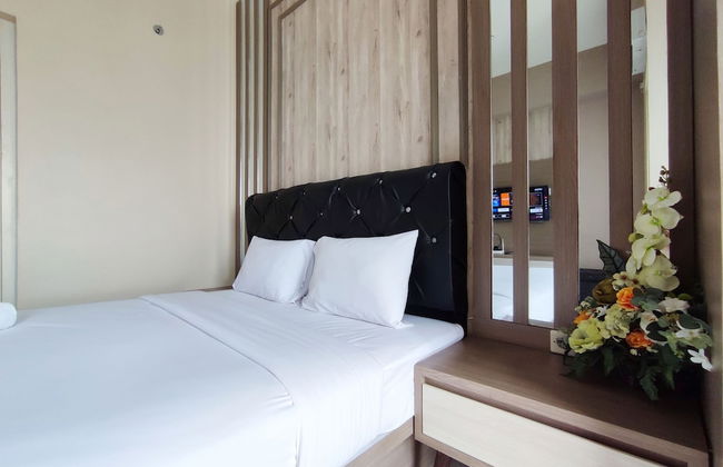 Comfortable And Modern 1Br Without Living Room At Amartha View Apartment - Foto 4