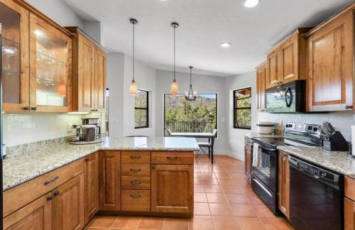 Summit Lodge- Sleeps 10, 4 Full Bath, Pet Friendly - Foto 11