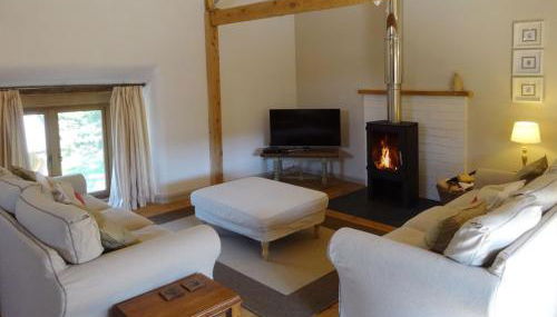 Yondhill Barn - Photo 2