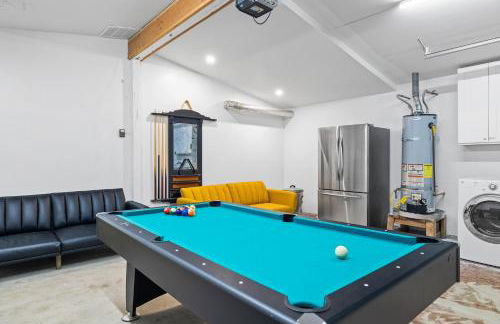Dog-Friendly House with Hot Tub, AC, Game Room - Photo 43