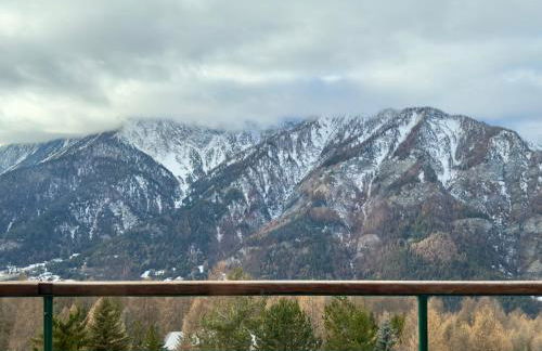 Luxury 9-Bed Apartment Steps from Ski Slopes with Parking & Ski Box - Photo 28