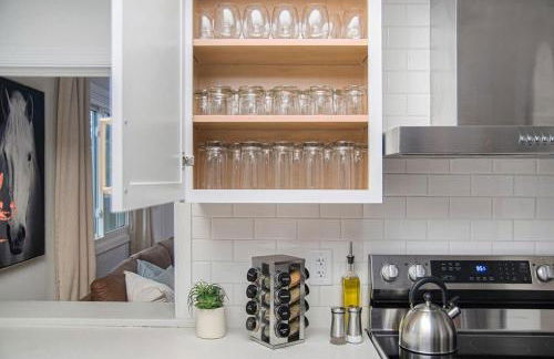 Cozy & Elegant Gem Fenced Yard BBQ & Games - Foto 49