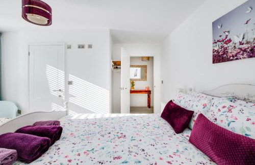 Spire View - New Forest Holiday Home - Photo 7