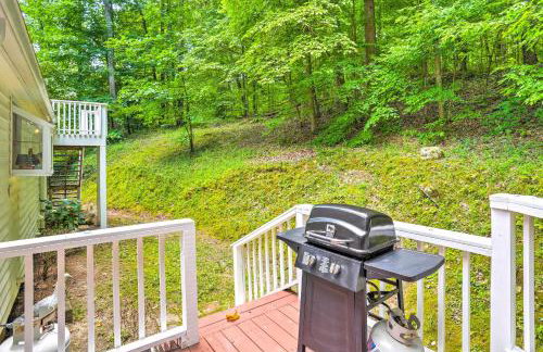 Secluded Chattanooga Getaway w/ Deck + Yard! - Foto 22