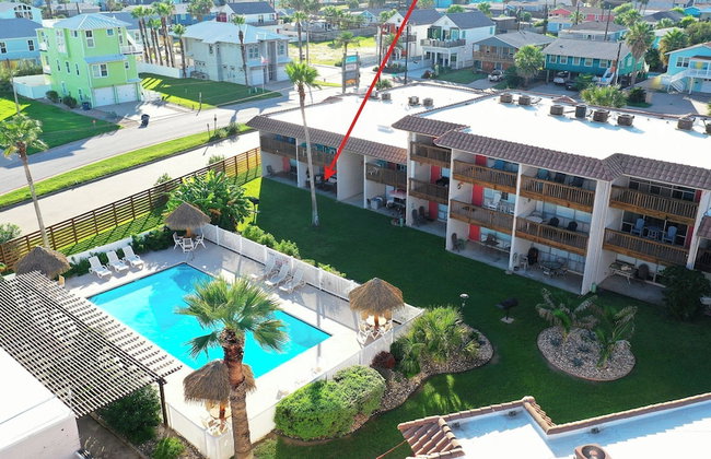 Beach Boardwalk Access Pool + Remodeled Interior Tropical Haven by Avantstay - Photo 103