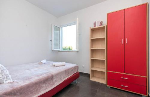 Amazing house W pool and big sunny terrace close to sea & beach - Photo 34