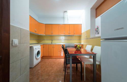 Private Solarium - 2BR House Near the Airport - Foto 3