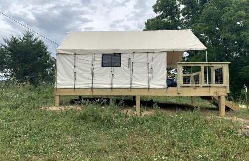 Fantastic Safari Tent Rental Ideal for Glamping in Missouri - Foto 15