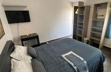 Renovated Gem 15 mins train to Paris - Foto 4