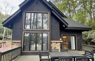 Italy Inspired Lakeview Chalet with Hot Tub - Foto 30