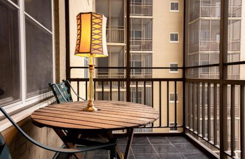 P8G Remodel 2BR/2BA downtown ATL-Parking & Balcony - Photo 10