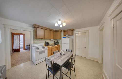 Charming 2-Bedroom, 1-Bath Getaway - Foto 6