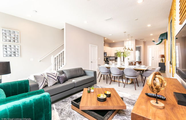 Upscale Townhome W/pool Access! 5 mi. to Disney! - Foto 1