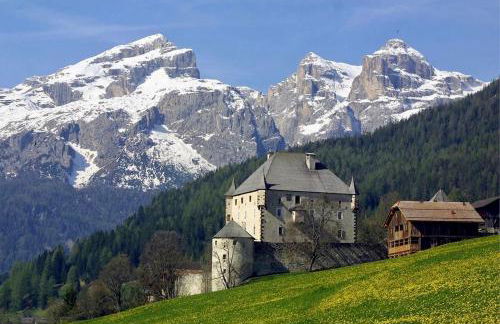 Luxury Chalet at the Foot of the Dolomites by the Castle - Photo 1