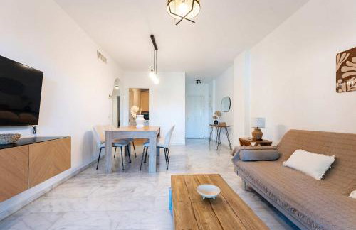 Bajo con acceso directo desde la terraza a la piscina y parking privado en La Reserva de Marbella by Sunny Residences - Foto 10