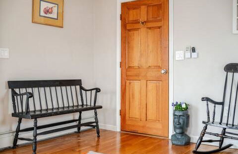 NEW! Family-Friendly Getaway -1 Mi to Dtwn Salem w Roof Deck & Tiki Bar - Foto 12