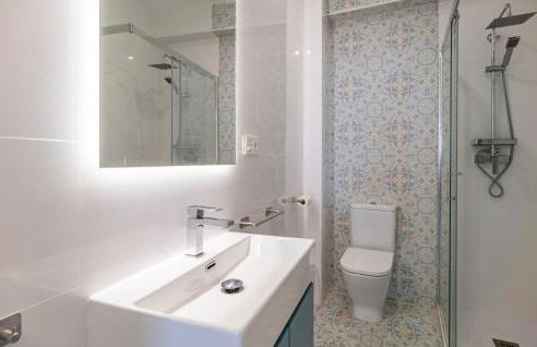 Stunning Apartment In Almuñecar - Photo 15