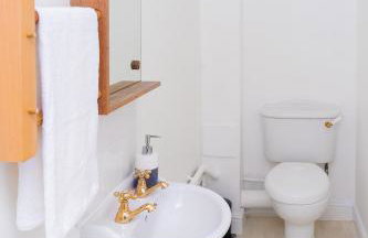 Duplex 2-Bed House with free Parking Near Greenwich O2 and city centre - Foto 5