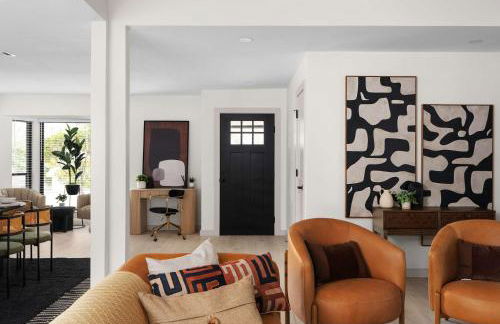 Luxury Zilker Home Pool Hot Tub and 2 Kitchens - Photo 37