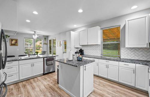 Lilburn Gateway with Game Loft, Fire Pit, Stone Mountain - Foto 20