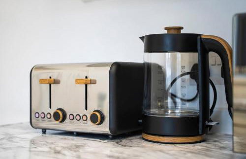 Cozy 1-Bedroom Apartment Steps from Bullring & Victoria Square - Foto 24