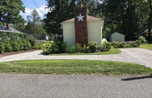 Cozy 2-bedroom Cottage with Access to Bantam Lake - Foto 2