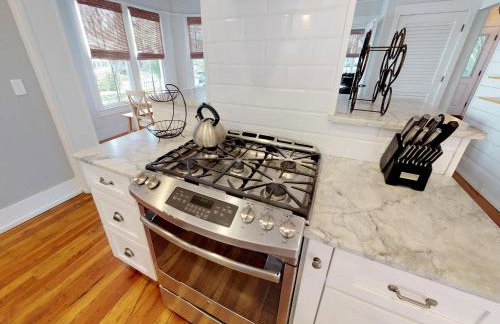 Historic Lady Renovated-Half Mile Walk to DT-Beach 3 Mi-Optional Guesthouse - Foto 6