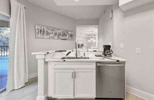 Family-Friendly 3-Bedroom Condo for 6 and 5 min to Disney - Photo 19