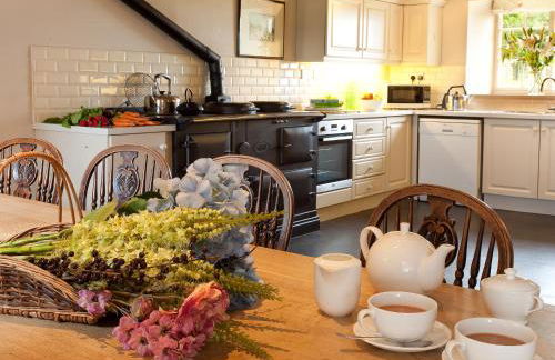 Warren Farmhouse - Photo 6