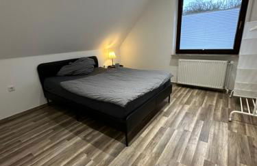 Schöne, moderne Wohnung mit Waldblick & Parkplatz - Foto 1