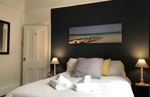 Bright Spacious 3-bed With Office & Patio, Preston - Foto 10