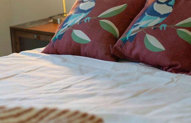 Luxurious Ontario Townhouse Ideal Family Retreat - Photo 20