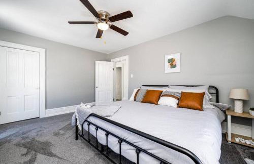 Elm St Retreat - 3 Min walk to Downtown Three Oaks - Foto 12