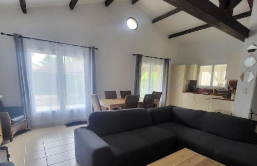 2025 Reno 2-Bed Escape w pool Min to GolfCources - Foto 38