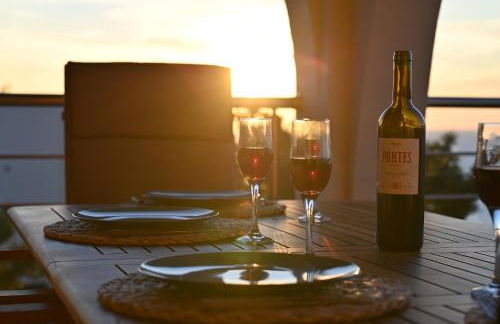 Unick Seaview Luxury Living - Photo 27