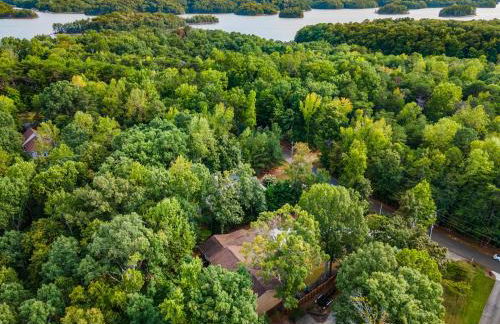 4bd Waterfront House in Lake Lanier with HotTub, FirePit, Wifi, Ping Pong and 2 Kaya - Foto 50