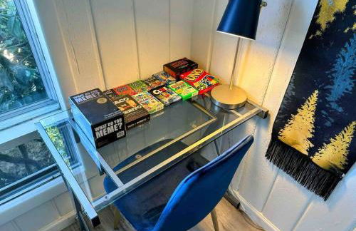 Fresh & Comfy House with Hot Tub, Pool Table, & BBQ - Foto 48