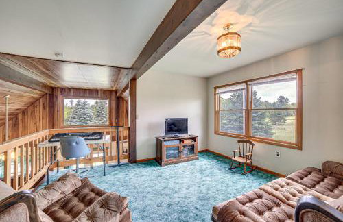 Germfask Home with Fire Pit, Grill and Yard Games! - Foto 16