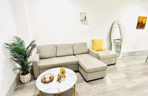 Newly Built Stylish Modern 2B In LA - Foto 68