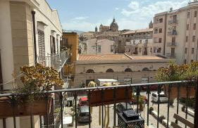 Santa Maruzza - Apartment with Balcony View, 5 Min Walk to Teatro Massimo & Cathedral - Foto 38