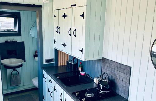 Harpers Huts - Zara - Foto 9