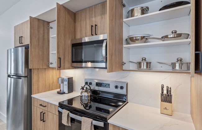 The Continental, powered by Placemakr - Downtown - Market Square - Photo 40